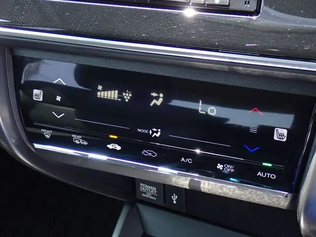 ホンダ グレイス ハイブリッド 4WD