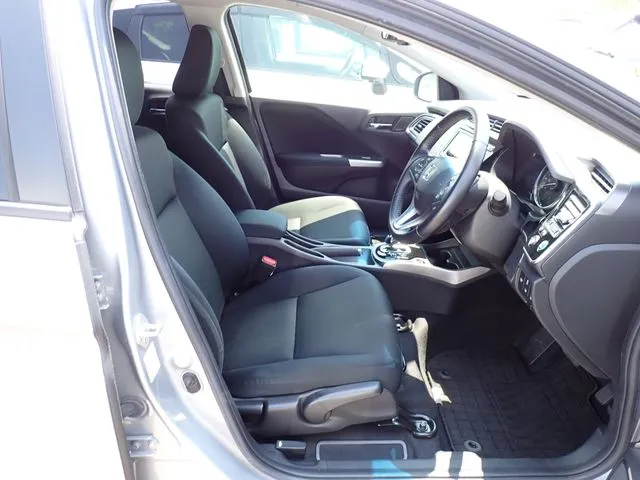 ホンダ グレイス ハイブリッド 4WD