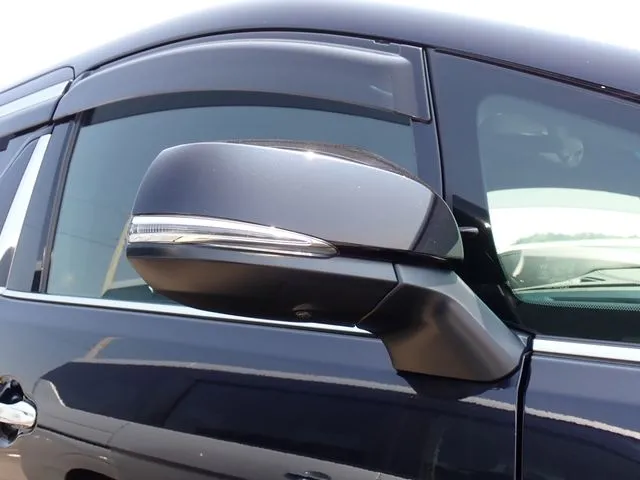 アルファード　ハイブリッド　４ＷＤ（トヨタ）の車両写真