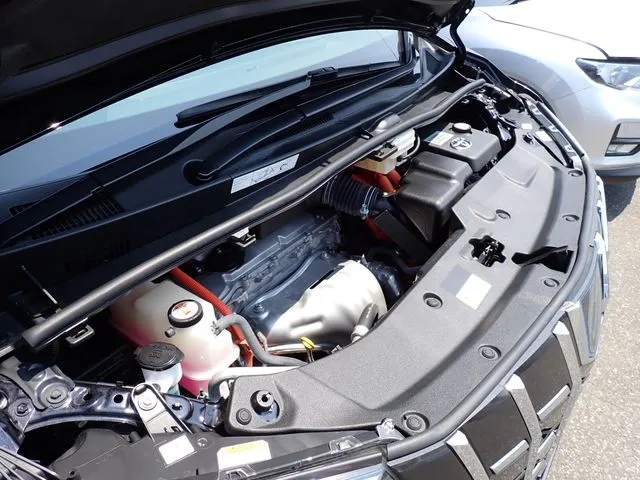 アルファード　ハイブリッド　４ＷＤ（トヨタ）の車両写真