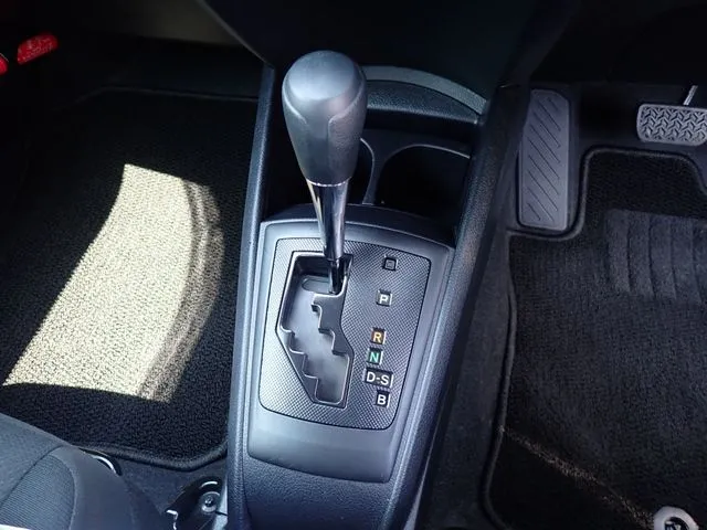 トヨタ カローラアクシオ 4WD