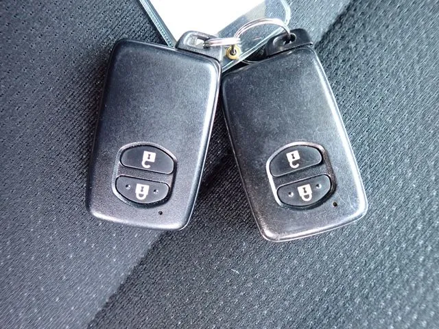 トヨタ カローラアクシオ 4WD