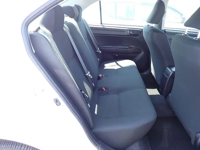 トヨタ カローラアクシオ 4WD