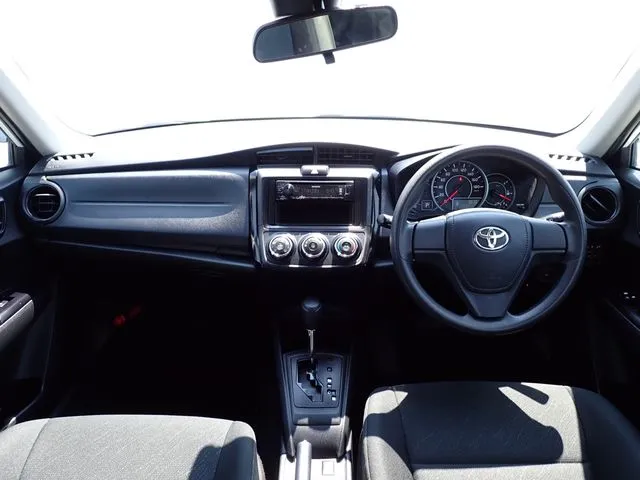 トヨタ カローラアクシオ 4WD