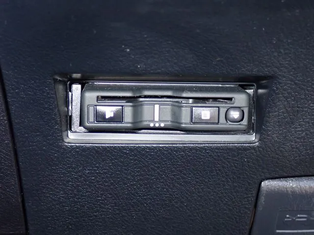 トヨタ カローラアクシオ 4WD