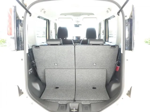 スペーシア（スズキ）の車両写真