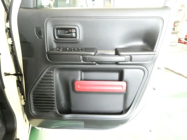 スペーシア（スズキ）の車両写真