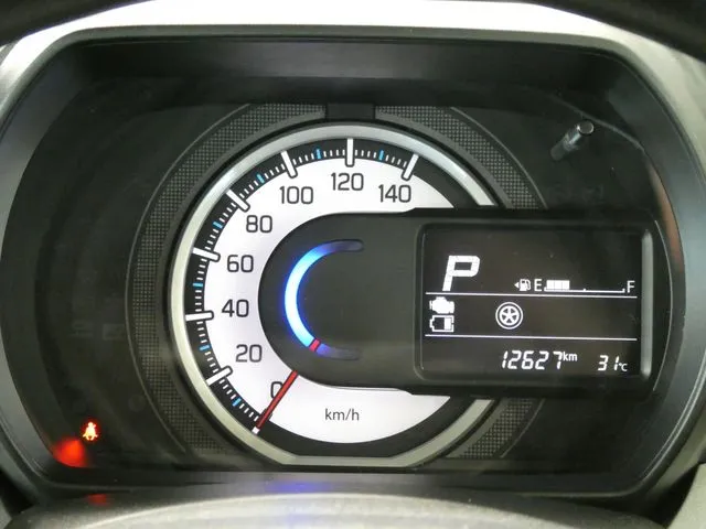 スペーシア（スズキ）の車両写真