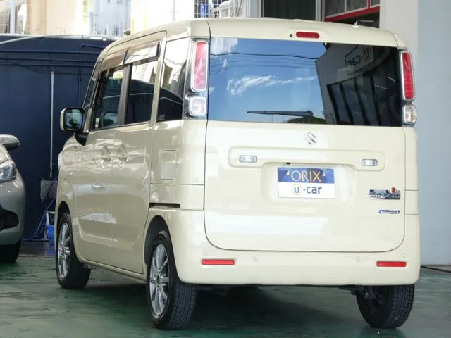 スペーシア（スズキ）の車両写真