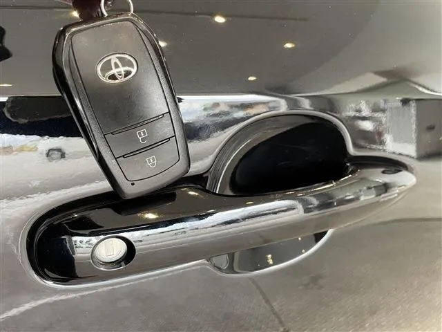 カローラ　ツーリング　ハイブリッド（トヨタ）の車両写真