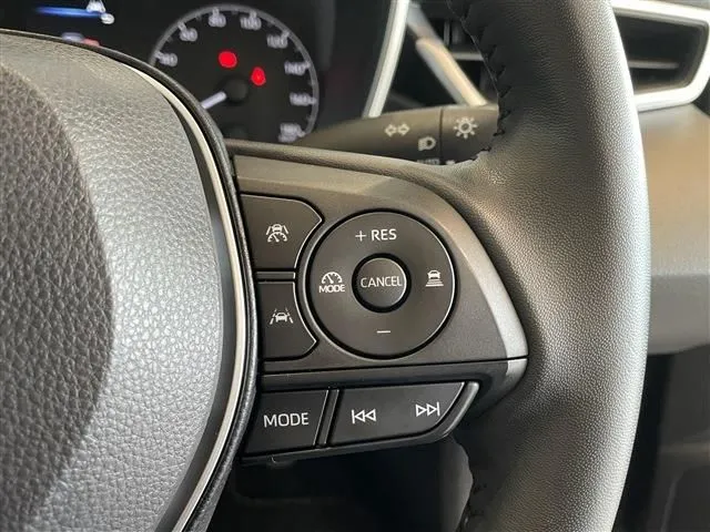 カローラ　ツーリング　ハイブリッド（トヨタ）の車両写真