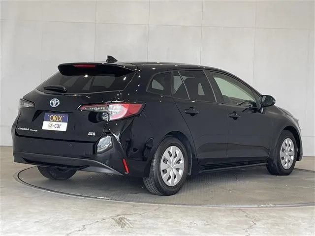 カローラ　ツーリング　ハイブリッド（トヨタ）の車両写真