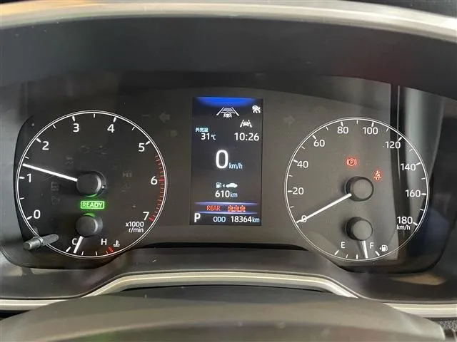 カローラ　ツーリング　ハイブリッド（トヨタ）の車両写真