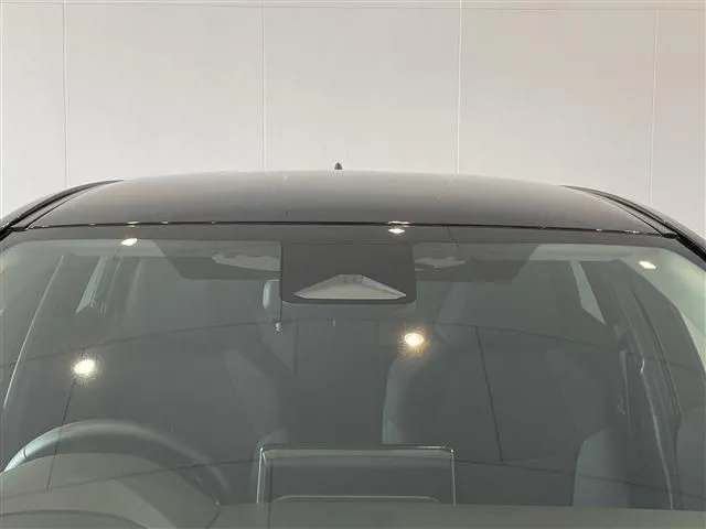 カローラ　ツーリング　ハイブリッド（トヨタ）の車両写真