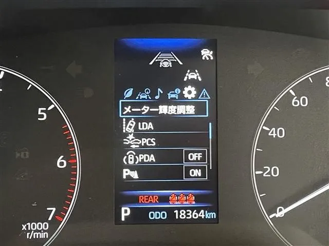 カローラ　ツーリング　ハイブリッド（トヨタ）の車両写真