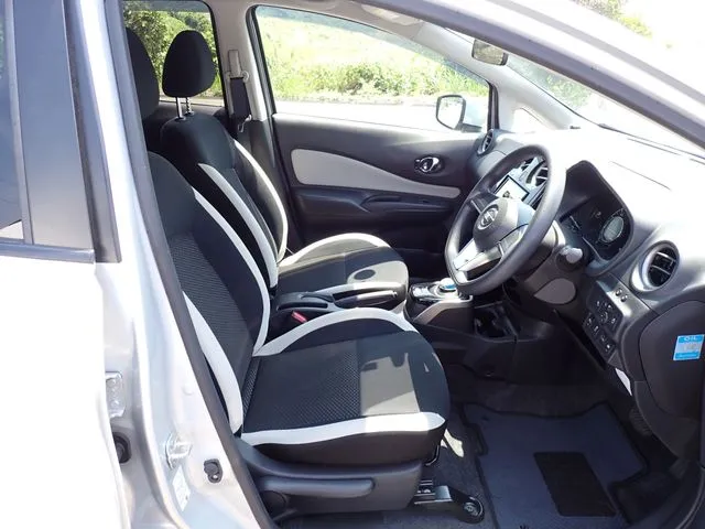 ニッサン　ノート