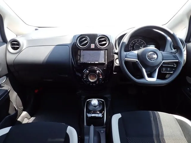 ニッサン　ノート
