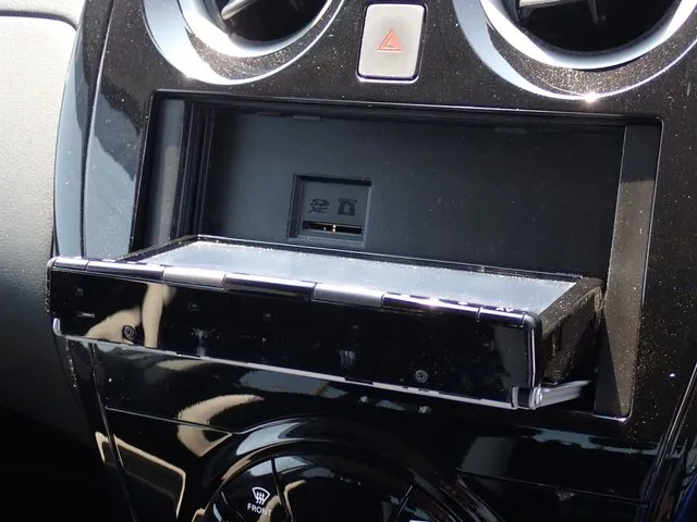 ニッサン　ノート