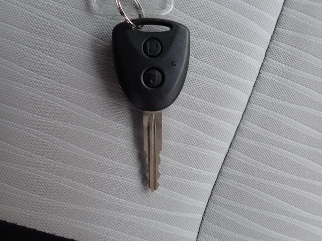 ダイハツ　ミラ　イース