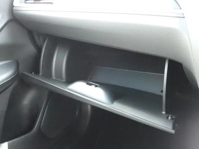 シャトル　ハイブリッド（ホンダ）の車両写真