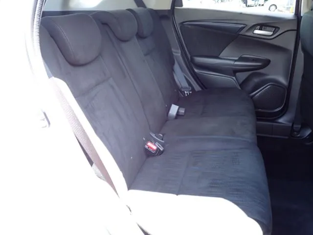 シャトル　ハイブリッド（ホンダ）の車両写真