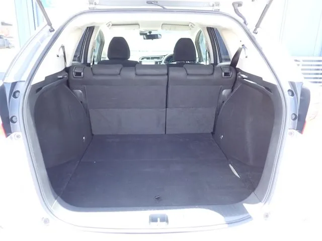 シャトル　ハイブリッド（ホンダ）の車両写真