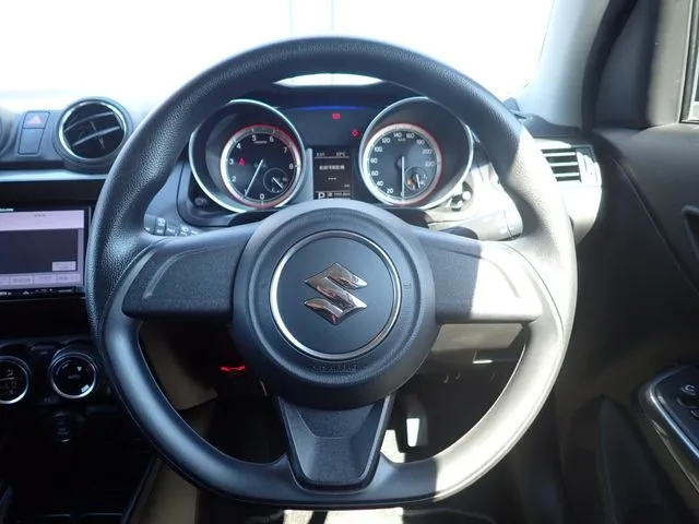 スズキ　スイフト