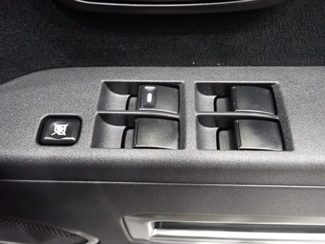 ミツビシ デリカ D:5 2WD