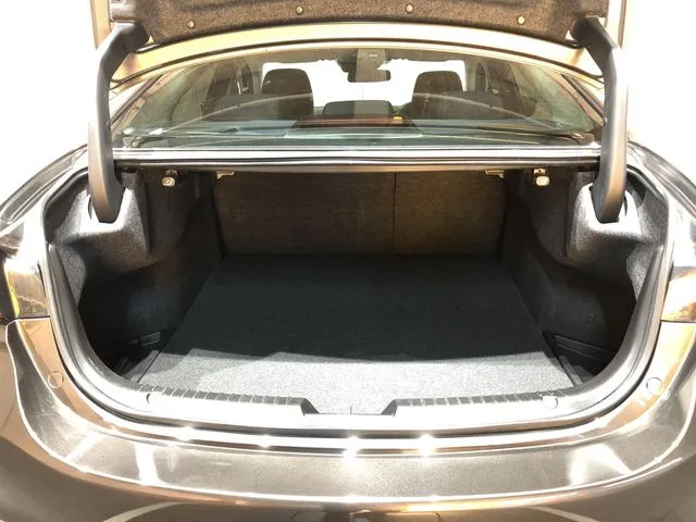 マツダ　アテンザ　セダン