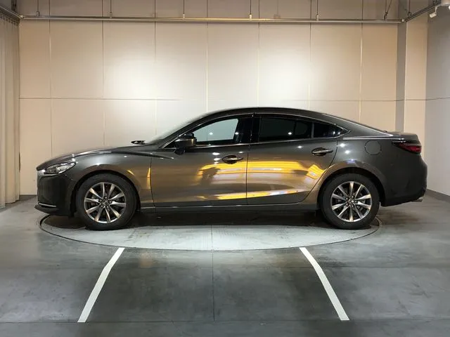 マツダ　アテンザ　セダン