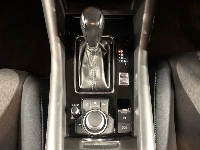 マツダ　アテンザ　セダン