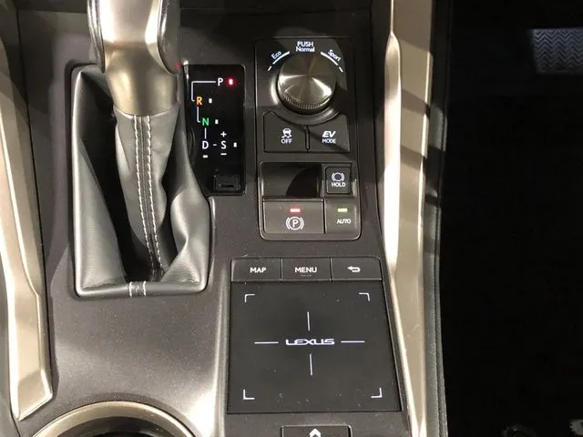 トヨタ　レクサス　ＮＸ３００ｈ