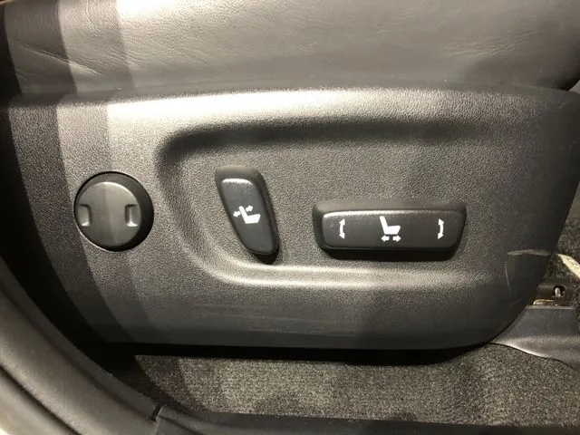 トヨタ　レクサス　ＮＸ３００ｈ