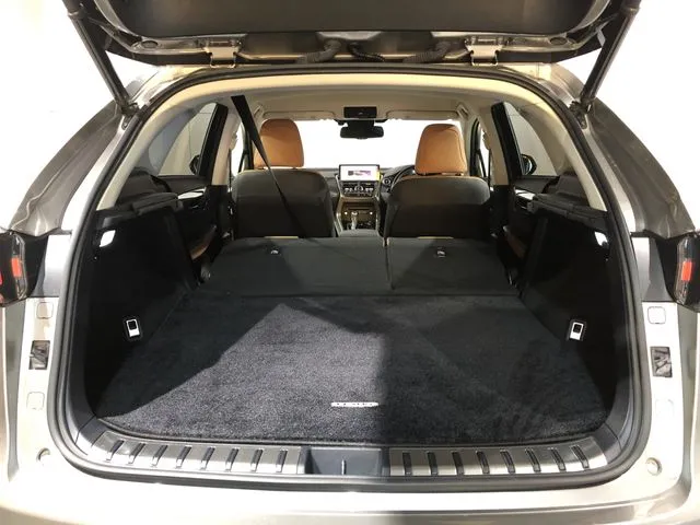 トヨタ　レクサス　ＮＸ３００ｈ