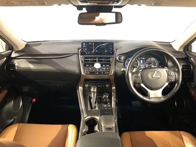 トヨタ　レクサス　ＮＸ３００ｈ