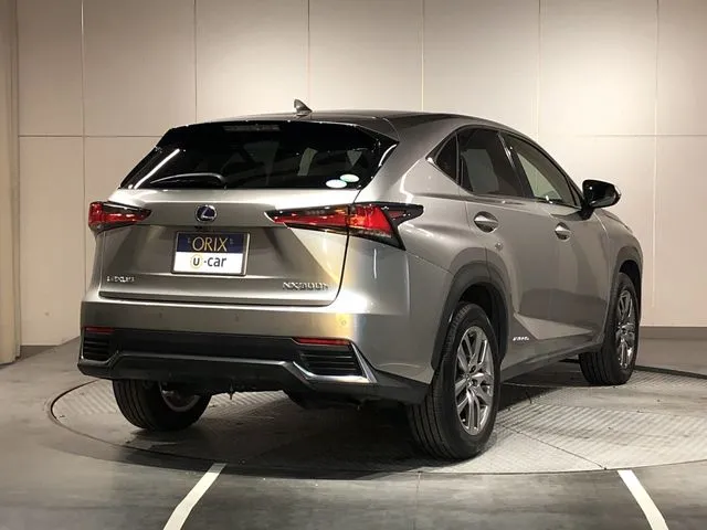 トヨタ　レクサス　ＮＸ３００ｈ