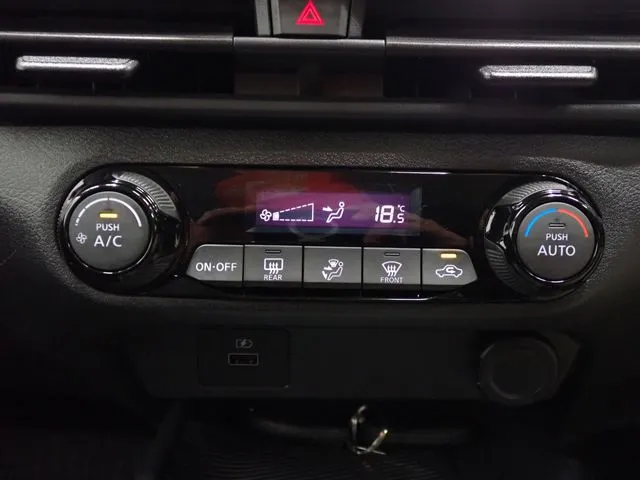 ニッサン　ノート