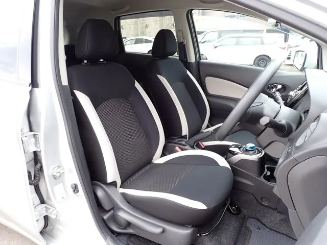 ニッサン　ノート