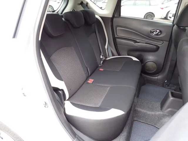 ニッサン　ノート