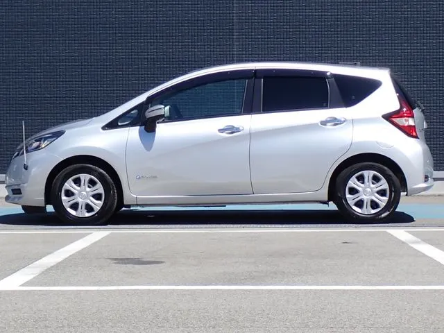 ニッサン　ノート