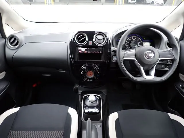 ニッサン　ノート