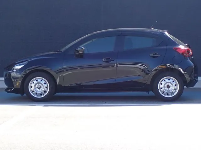 マツダ MAZDA2