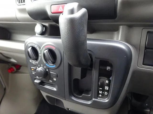 ニッサン　ＮＶ１００クリッパー