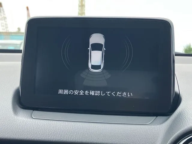 マツダ　デミオ　４ＷＤ