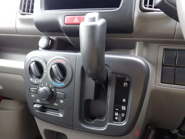 ニッサン　ＮＶ１００クリッパー