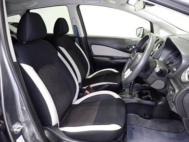 ニッサン　ノート