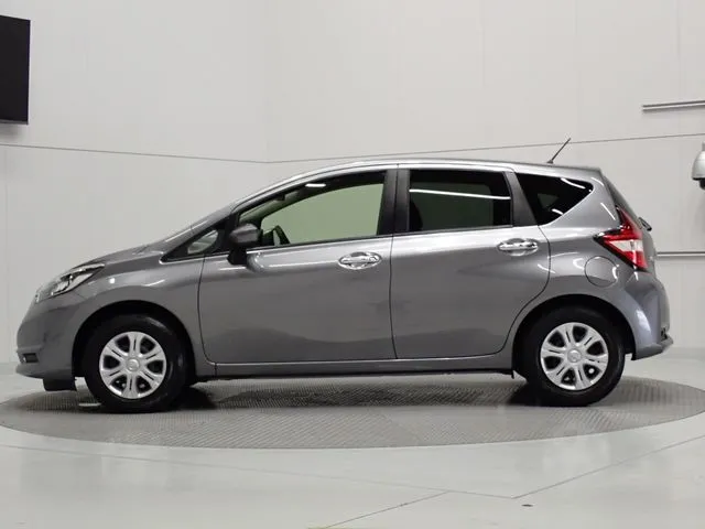 ニッサン　ノート