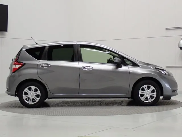 ニッサン　ノート