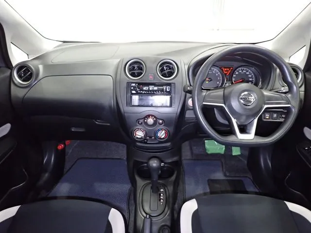 ニッサン　ノート