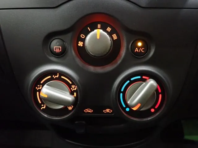 ニッサン　ノート